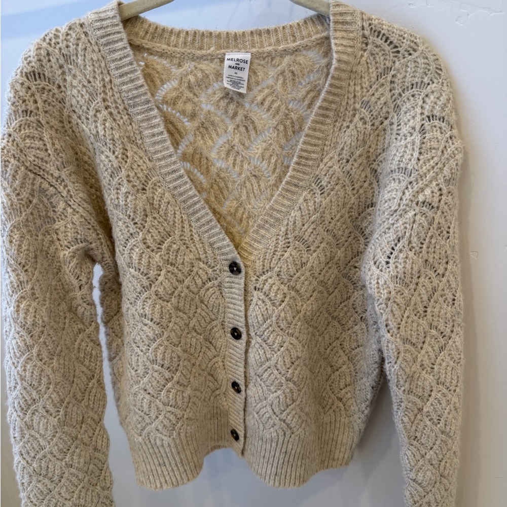 Melrose and Market Cream Cable-Knit V-Neck Button Front Cardigan